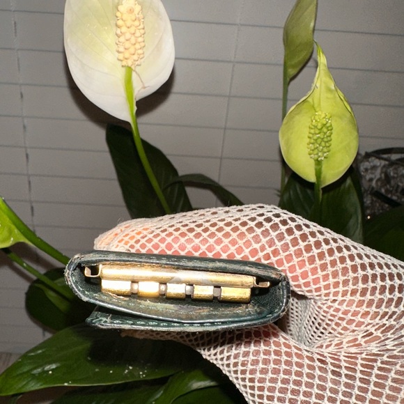 LV key holder in hunter green… - Picture 6 of 8